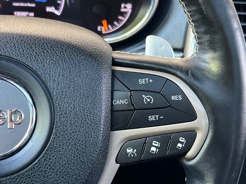 Used 2014 Jeep Grand Cherokee Overland w/ Advanced Technology Group AWD/4WD image 28