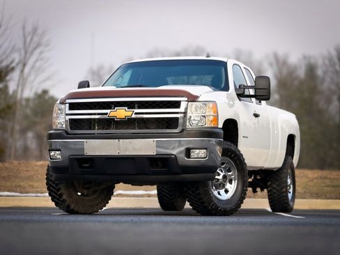 Used 2012 Chevrolet Silverado 3500 LT image 4