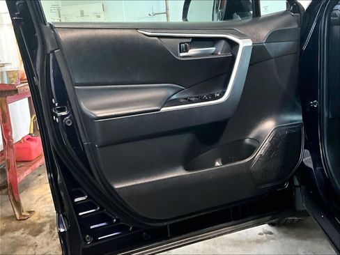 Used 2023 Toyota RAV4 XLE image 9