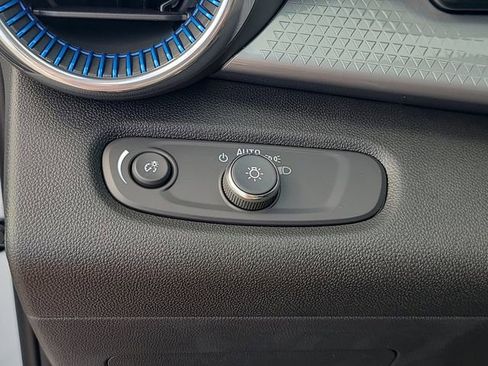 New 2026 Chevrolet Trax LT image 19