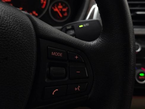 Used 2017 BMW 320i Sedan image 19