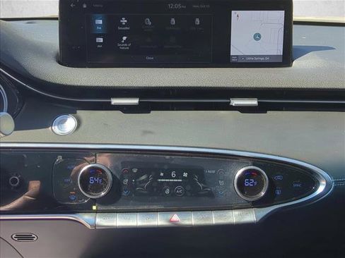 Used 2023 Genesis GV70 2.5T w/ Select Package image 11