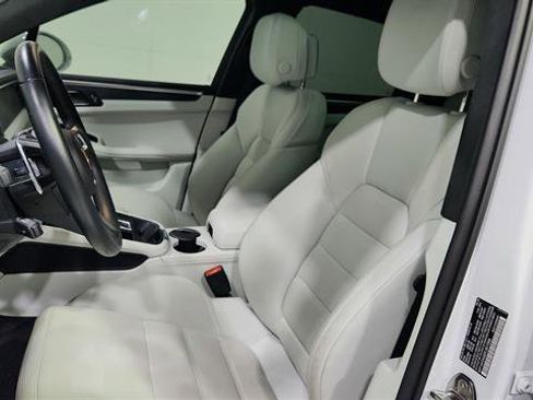 Used 2023 Porsche Macan GTS image 11