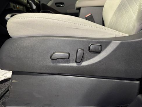 Used 2025 Nissan Frontier SV AWD/4WD image 30