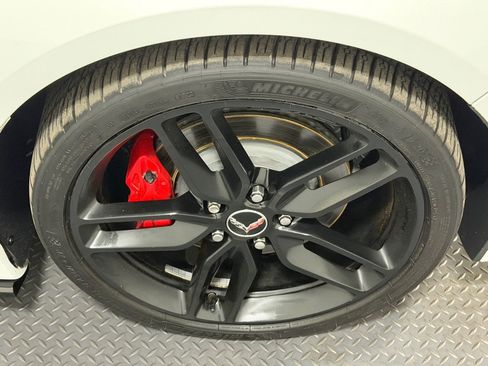 Used 2015 Chevrolet Corvette Stingray Coupe w/ 2LT Preferred Equipment Group image 18