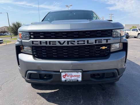 Used 2019 Chevrolet Silverado 1500 Custom w/ Custom Convenience Package AWD/4WD image 7