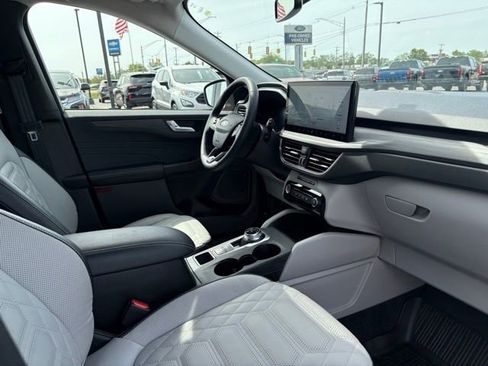 Used 2023 Ford Escape Platinum w/ Premium Technology Package AWD/4WD image 12