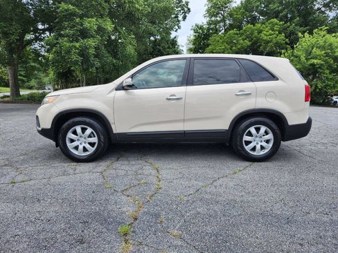 Used 2011 Kia Sorento 2WD image 14