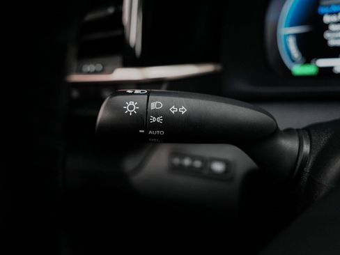 Used 2023 Toyota Crown XLE image 22