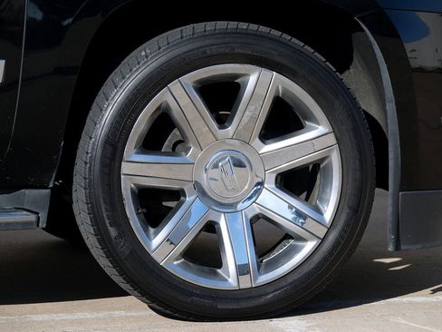 Used 2020 Cadillac Escalade Luxury image 31