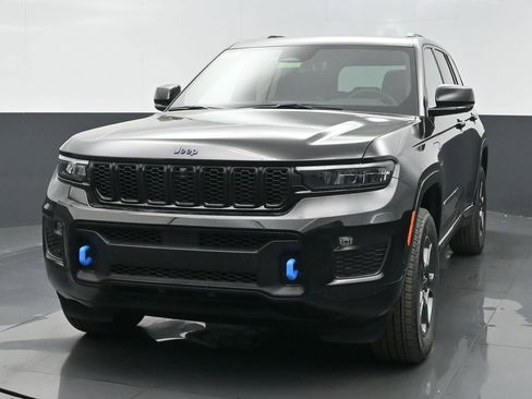 Used 2025 Jeep Grand Cherokee Limited 4xe image 3