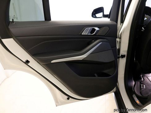 Used 2023 BMW X5 xDrive40i w/ Premium Package image 30