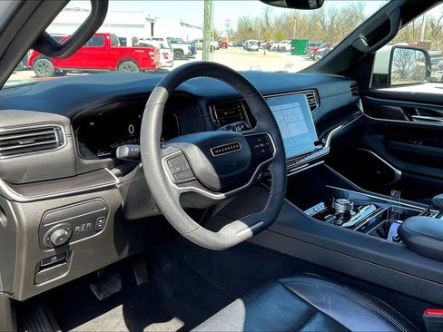 Used 2022 Jeep Wagoneer Series I image 13