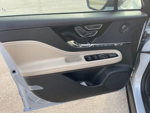 New 2026 Lincoln Corsair Reserve image 16