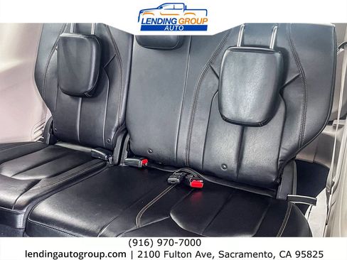Used 2017 Chrysler Pacifica Touring-L image 17