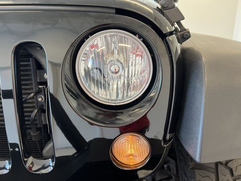 Used 2018 Jeep Wrangler Unlimited Sport S image 33