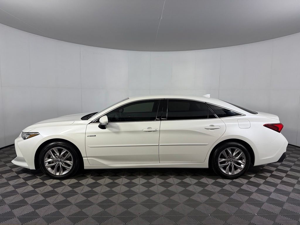 Used 2021 Toyota Avalon XLE w/ Carpet Mat Package (TMS) FWD image 5