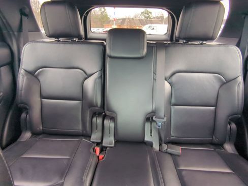 Used 2016 Ford Explorer XLT w/ Equipment Group 202A image 20