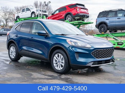 Used 2020 Ford Escape SE image 8