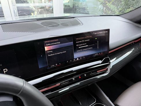 Used 2024 BMW 530i w/ Premium Package RWD image 57