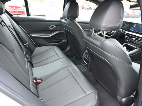 Used 2025 BMW 330i xDrive Sedan AWD/4WD image 21