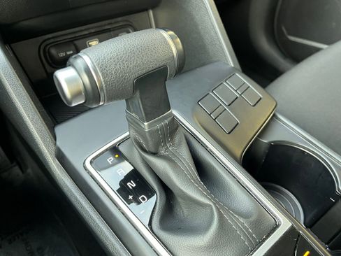 Used 2024 Kia Sportage LX image 41