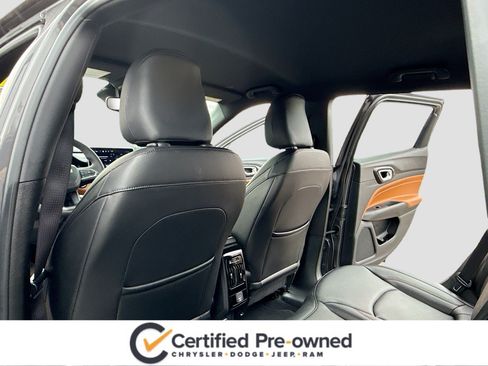 Used 2024 Jeep Compass Limited image 6