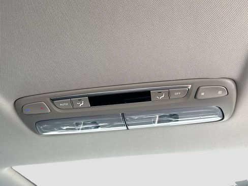 Certified 2024 Kia Telluride S w/ S Sunroof Package AWD/4WD image 30