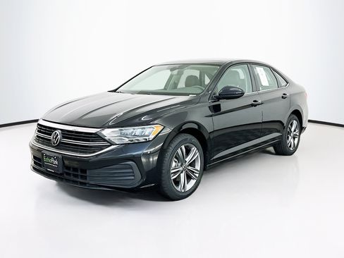 Used 2024 Volkswagen Jetta SE FWD image 3