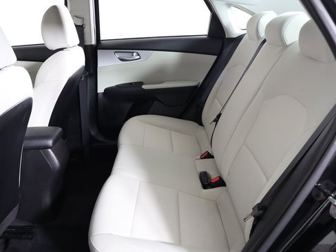 Used 2023 Kia Forte LXS w/ LXS Technology Package image 32