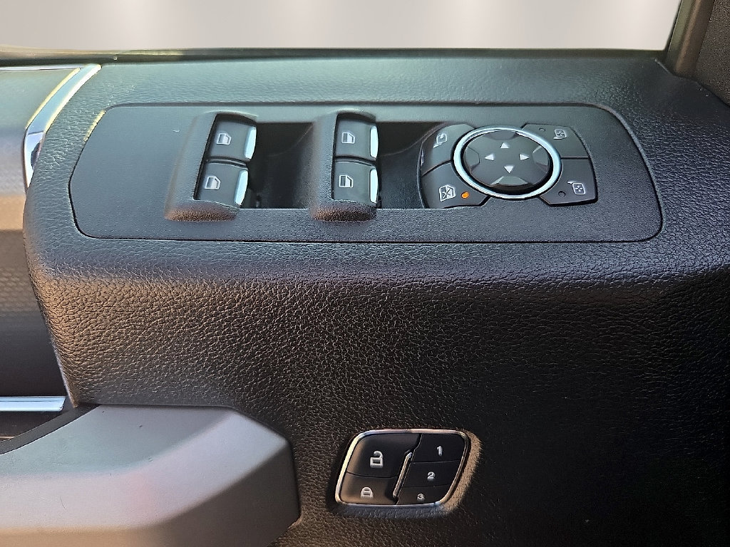Used 2016 Ford F150 Lariat w/ Equipment Group 502A Luxury AWD/4WD image 14