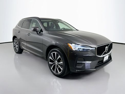 Certified 2022 Volvo XC60 B5 Momentum w/ Advanced Package image 3