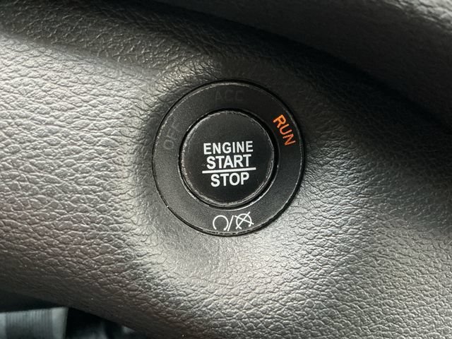 Used 2018 Jeep Cherokee Latitude Plus w/ Comfort/Convenience Group AWD/4WD image 25