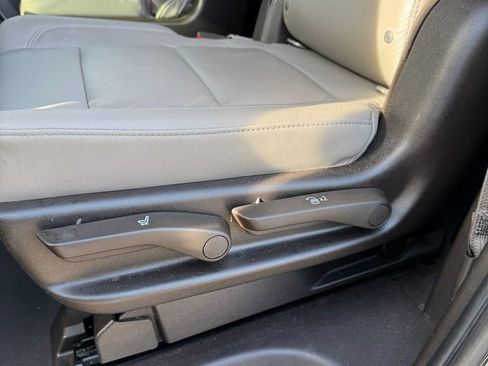 Used 2021 Chevrolet Tahoe Z71 w/ Z71 Off-Road Package image 35