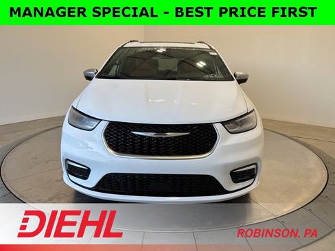 New 2026 Chrysler Pacifica Pinnacle image 2