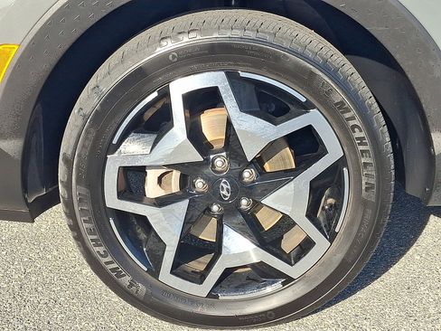 Certified 2023 Hyundai Santa Cruz Limited image 10