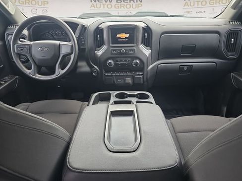 Used 2024 Chevrolet Silverado 1500 Custom Trail Boss w/ Turbomax Blackout Package AWD/4WD image 10