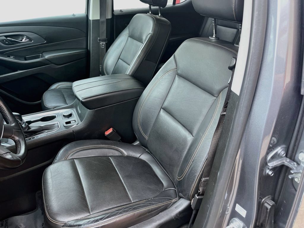 Used 2021 Chevrolet Traverse Premier w/ LPO, Blackout Package AWD/4WD image 22