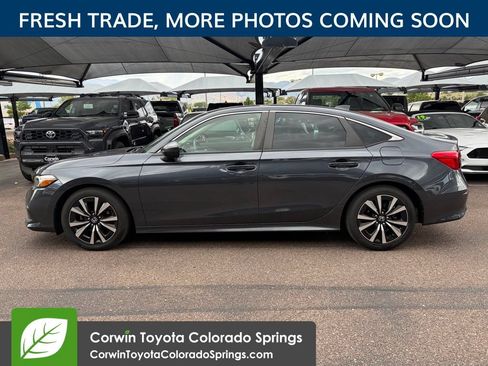 Used 2022 Honda Civic EX image 3
