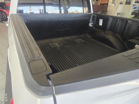 Used 2020 Ford F150 Lariat image 32