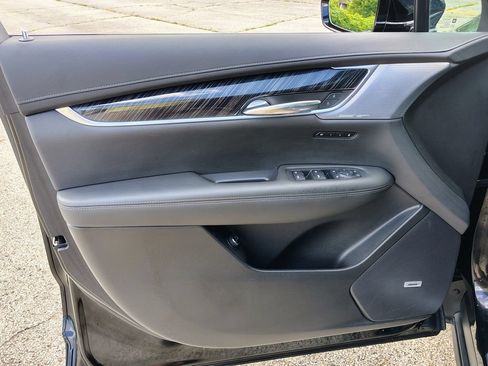 Used 2024 Cadillac XT6 Premium Luxury w/ LPO, Floor Liner Package AWD/4WD image 19