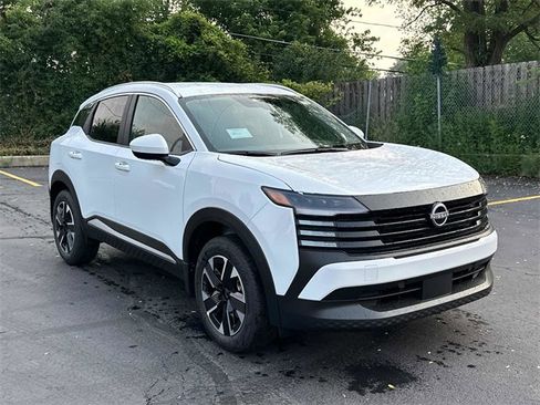 New 2025 Nissan Kicks SV w/ SV Premium Package image 3