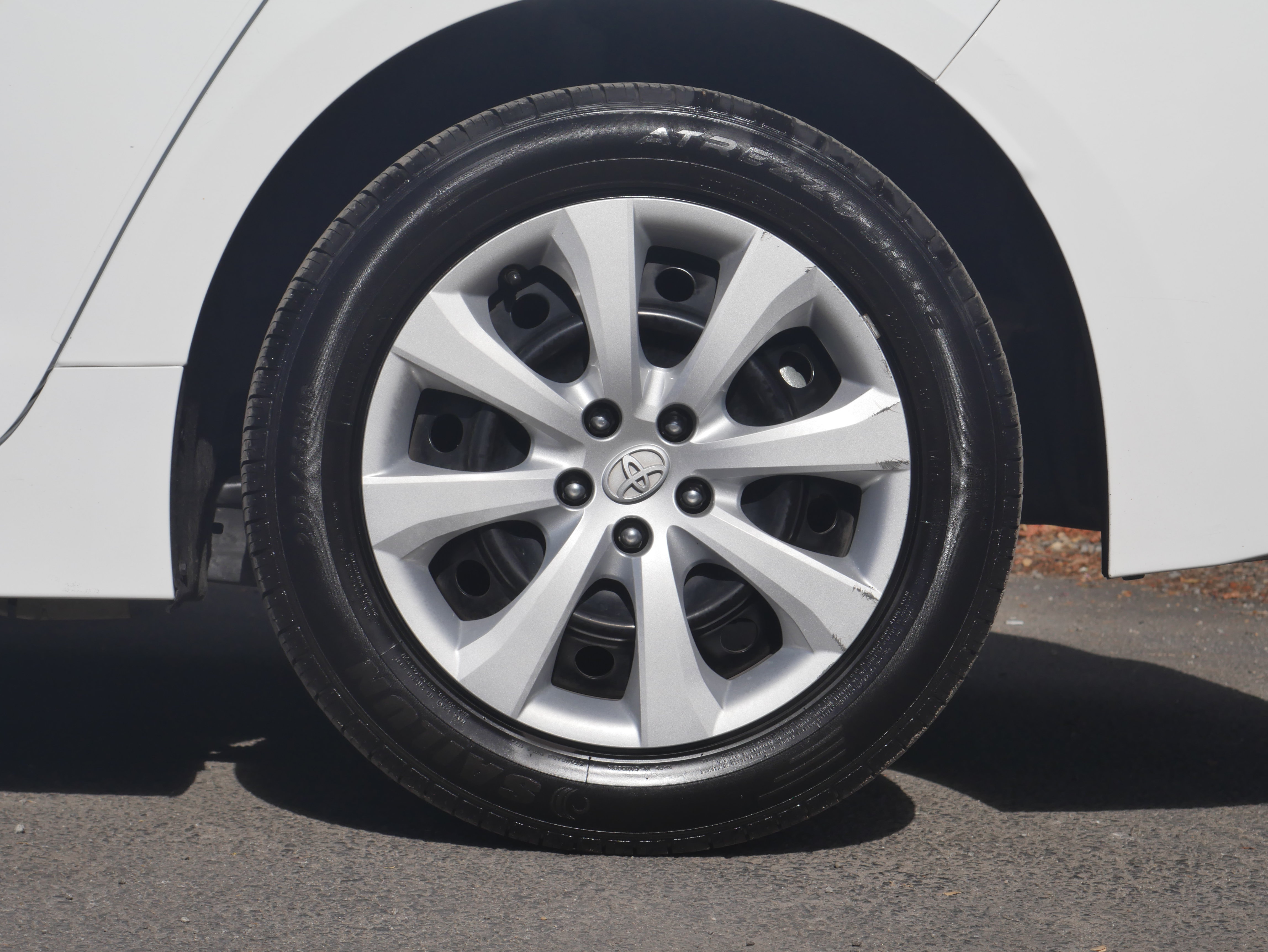 Used 2022 Toyota Corolla LE FWD image 9