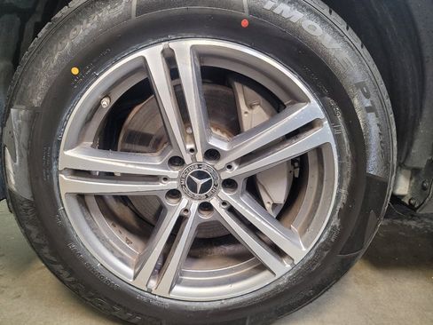 Used 2020 Mercedes-Benz GLC 300 4MATIC image 31