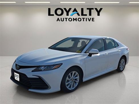Used 2023 Toyota Camry LE image 1
