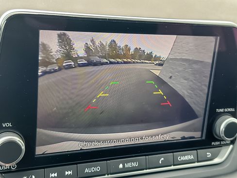 Used 2023 Nissan Rogue SV image 19