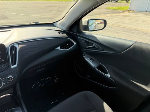 Used 2025 Chevrolet Malibu LT FWD image 18