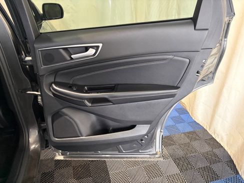 Used 2016 Ford Edge Titanium w/ Equipment Group 302A AWD/4WD image 11