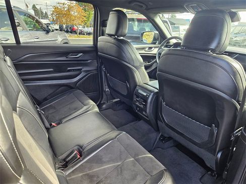 Certified 2024 Jeep Grand Cherokee L Laredo image 35