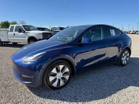Used 2022 Tesla Model Y Long Range AWD/4WD image 5